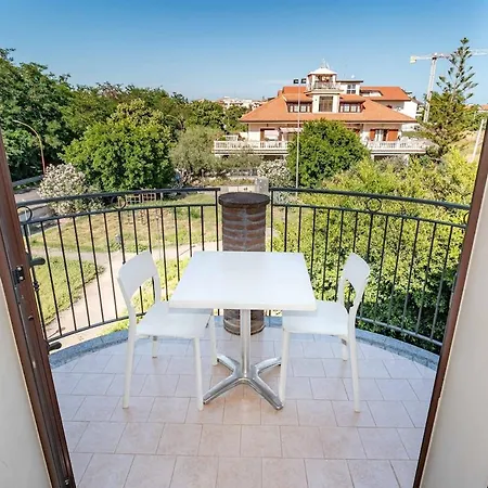 Konukevi New Naxian Holidays Giardini Naxos